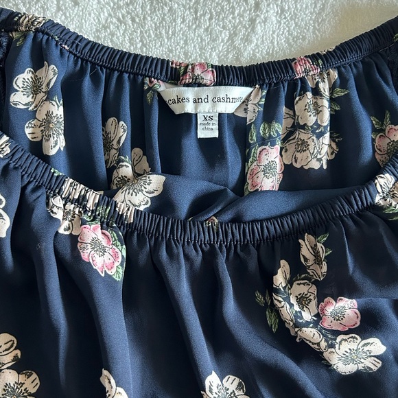 Cupcakes and Cashmere Benita Off the Shoulder Navy Floral Ruffle Dress - Picture 5 of 6